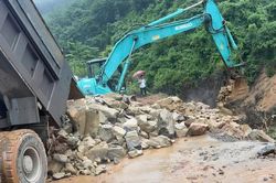 Bộ X&acirc;y dựng y&ecirc;u cầu sẵn s&agrave;ng ứng ph&oacute;, kh&ocirc;ng để bị động, bất ngờ trước lũ qu&eacute;t, sạt lở