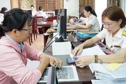 Người lao động thử việc, đã nghỉ việc hoặc tạm hoãn hợp đồng có phải khấu trừ thuế TNCN 10% không?