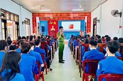 Bài cuối: Gần dân để giữ bình yên
