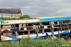 Chỉ trong v&agrave;i gi&acirc;y, chuyến xe đ&atilde; th&agrave;nh thảm kịch