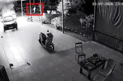 Tạm giữ đối tượng mang xăng đốt ô tô nhà hàng xóm