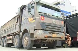 Áp lực giao thông chưa giảm trên đường 427 sau xử lý xe quá tải