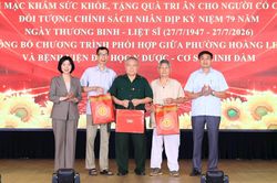 Kh&aacute;m sức khỏe cho 226 người c&oacute; c&ocirc;ng v&agrave; th&acirc;n nh&acirc;n liệt sĩ