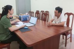 Chủ tiệm photocopy lưu lại mẫu giấy tờ của khách để làm giả con dấu, tài liệu bán ra thị trường