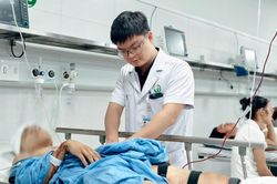 Th&ocirc;ng tin mới nhất về sức khỏe c&aacute;c nạn nh&acirc;n vụ xe kh&aacute;ch lao khỏi cao tốc