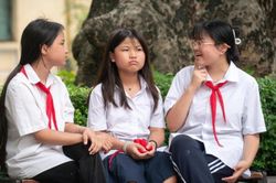 Đề xuất xem xét miễn, giảm học phí cho gia đình sinh hai con gái