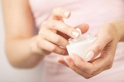Danh sách 5 mỹ phẩm chăm sóc da của Kencare Việt Nam bị thu hồi, tiêu hủy