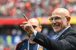 Cuộc đấu tr&iacute; của hai HLV sẽ quyết định chức v&ocirc; địch World Cup 2026