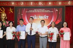Phường Cửa Nam trao 24 giải cuộc thi bảo vệ nền tảng tư tưởng của Đảng