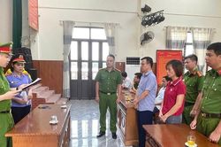 Ninh Bình: Bắt cựu chủ tịch xã và 3 thuộc cấp gây thất thoát hơn 1,4 tỷ đồng ngân sách
