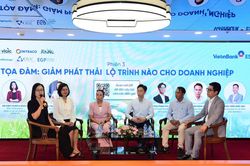 Giảm ph&aacute;t thải: Khi doanh nghiệp 'chuyển vai' từ t&igrave;m hiểu sang triển khai