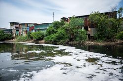 Hiện trạng sông Nhuệ ô nhiễm trước kỳ vọng 'hồi sinh'