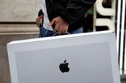 Apple lại lên đỉnh