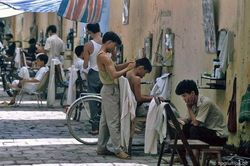 Hà Nội thời vắng khách Tây và nay qua cùng góc ảnh