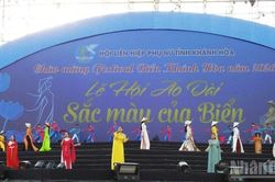 Khánh Hòa: Hơn 2.000 phụ nữ diễu hành trong Lễ hội 'Áo dài sắc màu của Biển'