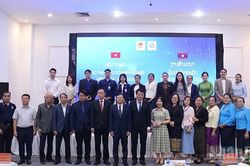 Tăng cường kết nối giao thương giữa doanh nghiệp hai nước Việt Nam-L&agrave;o