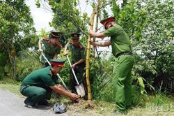 Hình ảnh đẹp về người chiến sĩ trẻ trên quê hương Đồng Tháp