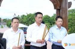 Lãnh đạo thành phố dâng hương tri ân các anh hùng liệt sĩ tại Quảng Trị