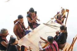 Người giữ tiếng sáo Bru Vân Kiều giữa núi rừng Trường Sơn