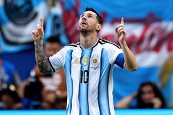 Phát sốt khoảnh khắc Messi ghi 4 bàn trước đội của De la Fuente