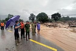 Khẩn trương khắc phục hậu quả, t&igrave;m kiếm người mất t&iacute;ch do lũ qu&eacute;t ở Lai Ch&acirc;u