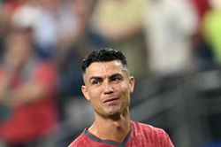 Ronaldo 'béo' chỉ ra lý do CR7 không thể chinh phục World Cup 2026