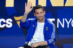Messi nói về bức ảnh tắm cho Lamine Yamal, tuyên bố đáng chú ý về chung kết World Cup