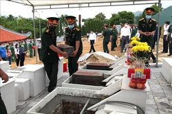 Những bước chân không mỏi - Bài 2: 'Đoàn tụ' sau nhiều thập kỷ chờ đợi