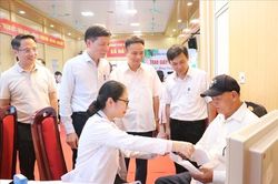 Đền ơn đáp nghĩa, khám bệnh, tri ân người có công và gia đình chính sách