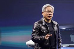 Chiếc áo khoác da biểu tượng của CEO Nvidia được đấu giá gần 1 triệu USD
