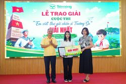 133 lá thư gửi Trường Sa: Cùng Tiến Nông gieo những mầm xanh yêu thương