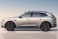 SUV hạng sang mạnh 968 mã lực, trang bị tiên tiến, giá gần 1 tỷ đồng