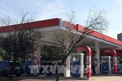 Giá dầu thế giới tăng khoảng 16% trong tuần qua
