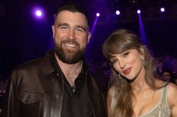 Taylor Swift hội ngộ dàn WAGs đình đám sau lễ cưới thế kỷ