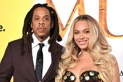 Một người đàn ông lái xe đâm vào cổng biệt thự của Beyoncé