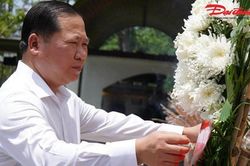 Đoàn công tác của Đảng ủy MTTQ, các đoàn thể Trung ương dâng hương tại Ngã ba Đồng Lộc
