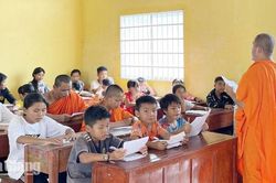 Chính sách mới tiếp sức người giữ chữ Khmer