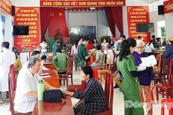 X&atilde; T&acirc;n Hộ Cơ: Kh&aacute;m bệnh, cấp ph&aacute;t thuốc v&agrave; trao qu&agrave; cho người d&acirc;n c&oacute; ho&agrave;n cảnh kh&oacute; khăn