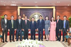 Phó Chủ tịch UBND tỉnh Nguyễn Thanh Hà tiếp xã giao đoàn đại biểu tỉnh Attapeu (Lào)