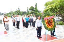 Phường Phan Rang tổ chức đoàn viếng Nghĩa trang liệt sĩ Bình Thuận