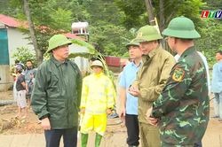 Chủ tịch UBND tỉnh Hà Quang Trung kiểm tra, chỉ đạo khắc phục hậu quả lũ quét tại xã Mường Than