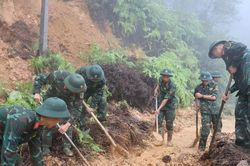 Bộ Chỉ huy Quân sự tỉnh Lào Cai giúp dân khắc phục hậu quả thiên tai