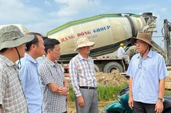Ph&oacute; Chủ tịch UBND tỉnh Nguyễn Minh kiểm tra c&aacute;c dự &aacute;n ph&iacute;a Đ&ocirc;ng L&acirc;m Đồng