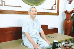 Chuyện về một gia đ&igrave;nh nghệ thuật 'giữ lửa' cho l&agrave;ng ch&egrave;o An H&ograve;a