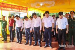 Xã Cát Thành dâng hương tưởng niệm Anh hùng liệt sĩ và triển khai lấy mẫu hài cốt liệt sĩ đối với các phần mộ chưa xác định được thông tin
