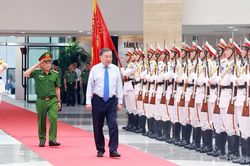 Tổng B&iacute; thư, Chủ tịch nước T&ocirc; L&acirc;m dự gặp mặt Kỷ niệm 64 năm Ng&agrave;y truyền thống lực lượng Cảnh s&aacute;t nh&acirc;n d&acirc;n