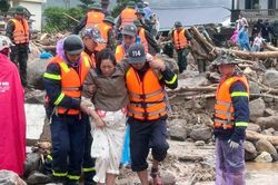 Công an tỉnh Lai Châu căng mình cứu dân giữa lũ dữ