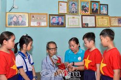 Những bông hoa đẹp trong mùa tri ân