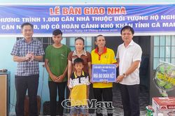 Trao mái ấm, hỗ trợ sinh kế cho hộ nghèo