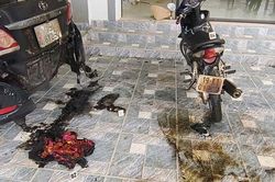 Mang xăng đốt xe ô tô nhà hàng xóm chỉ vì lý do này